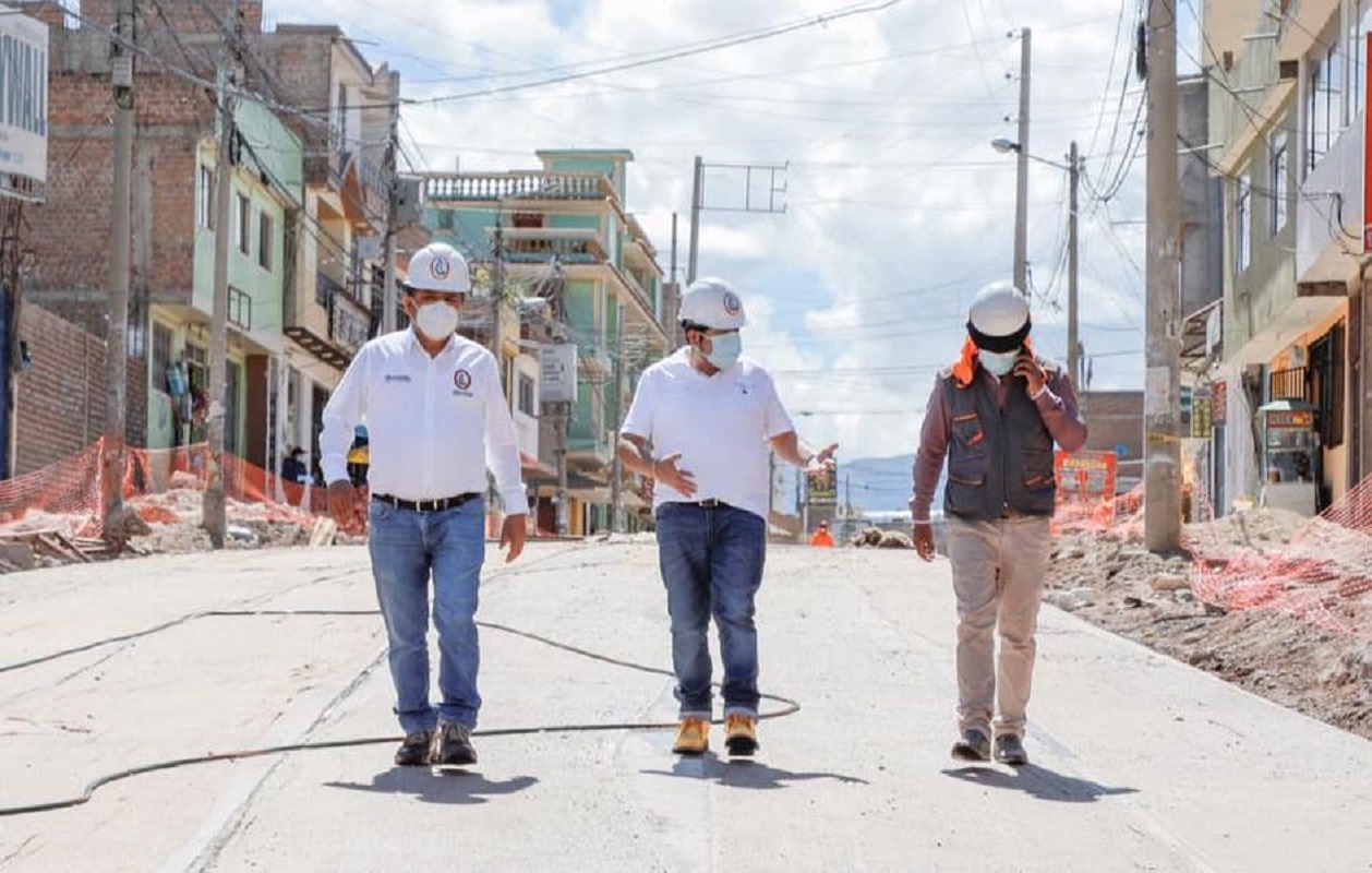 Carlos Rua, 7 millones de soles y más 100 puestos de trabajos en la obra emblemática Av. El Ejército de Ayacucho.