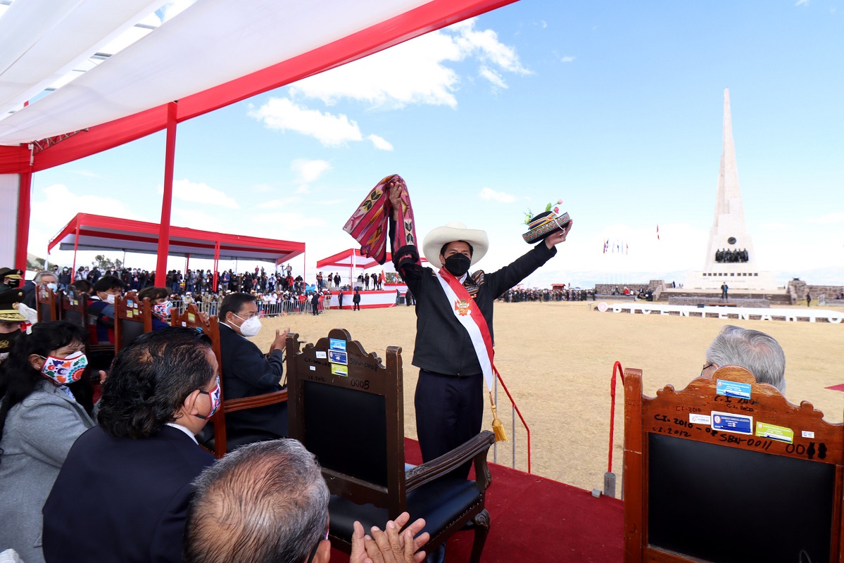 En Juramentación simbólica desde Ayacucho, Pedro Castillo "ha llegado el momento de la gran unidad".