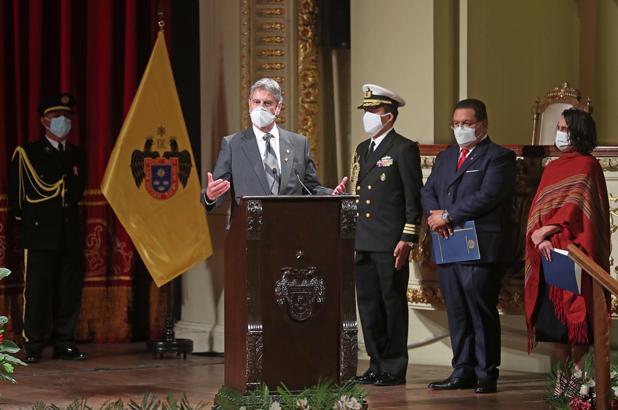 En la conmemoración de los 200 años de la firma del Acta de Independencia del Perú, el desafío es forjar un nuevo Perú.