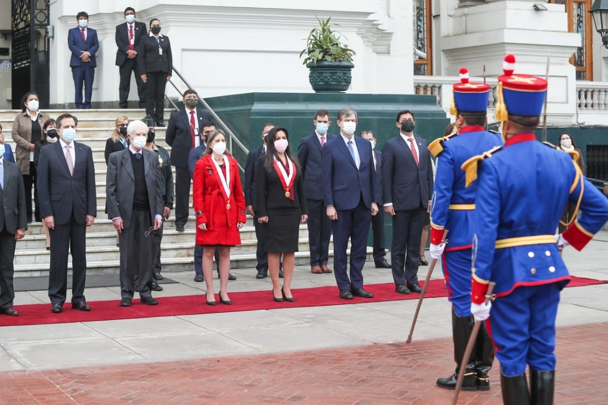 Presidenta del parlamento peruano lideró conmemoración del bicentenario de la Cancillería y el Día del Diplomático.