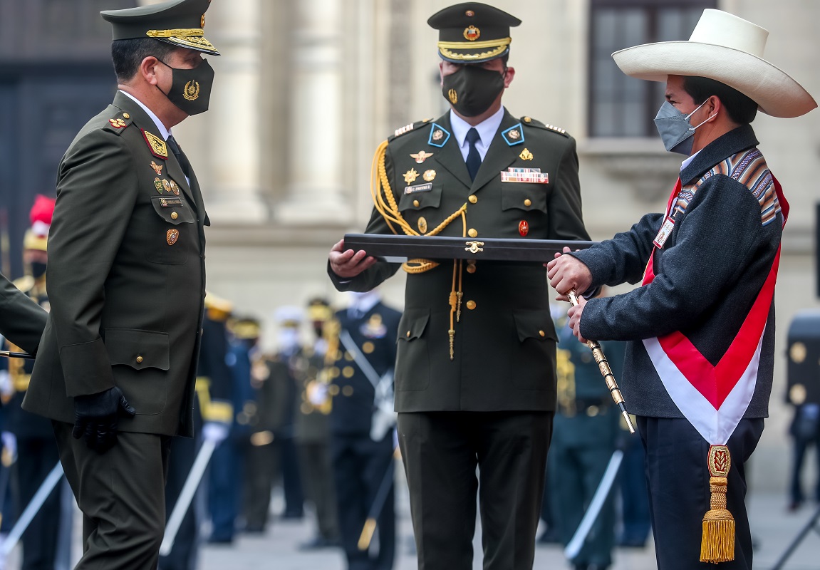 Presidente de la república Pedro Castillo Terrones, es reconocido como Jefe Supremo de las Fuerzas Armadas.