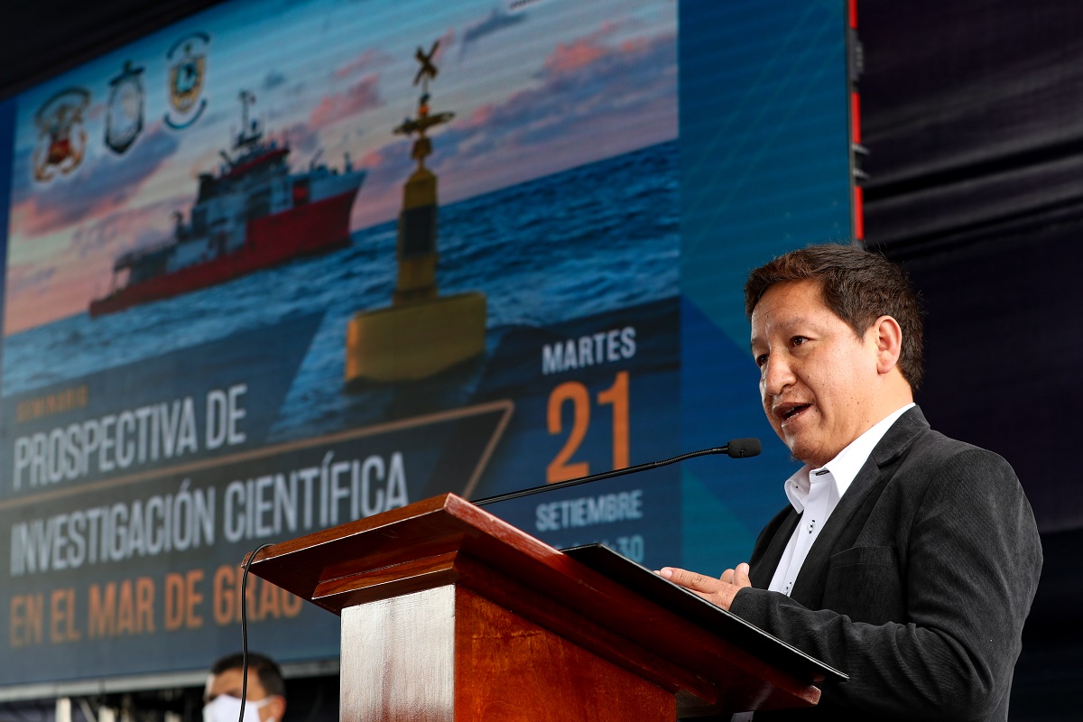 Premier Bellido anunció la pronta creación del Ministerio de Ciencia y Tecnología, durante evento en la Marina de Guerra del Perú.