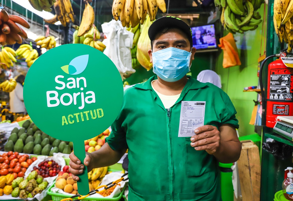 Exitoso barrido de vacunación realizo la Municipalidad de San Borja y la DIRIS Lima Centro a comerciantes de mercados.
