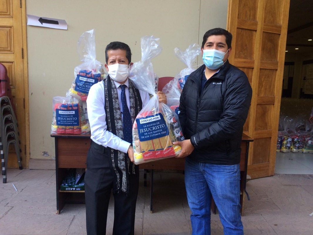 Municipalidad de Pisac en Cusco recibe donación de 18 toneladas de alimentos de la Iglesia de Jesucristo.