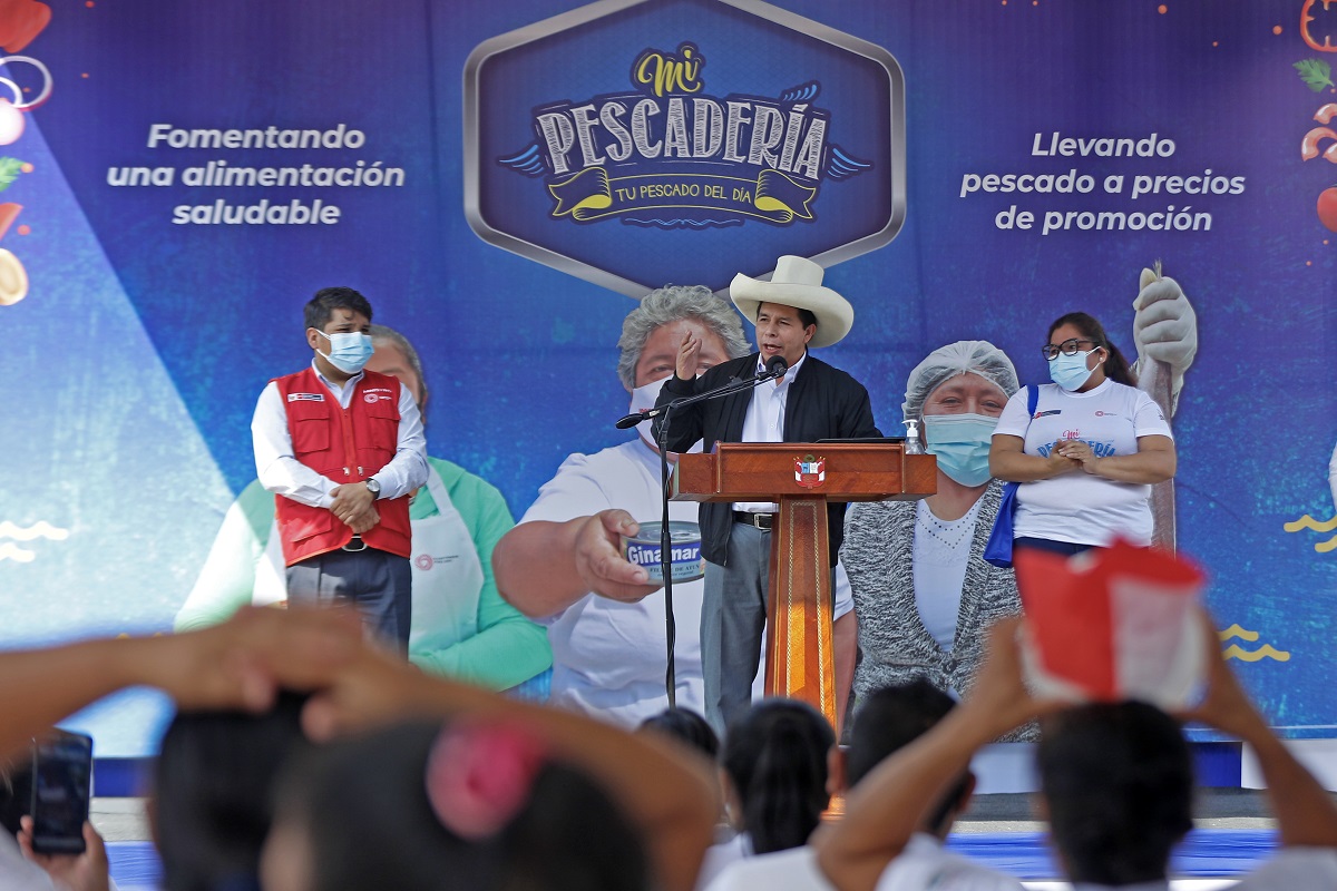 Pedro Castillo, el Gobierno luchará para que el gas llegue a todos los peruanos, también la salud y el agua como un derecho.