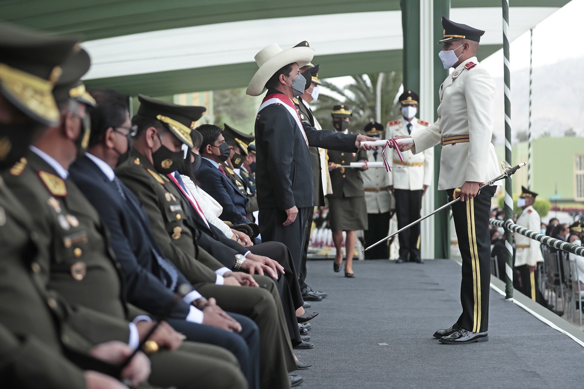 Pedro Castillo, el Perú espera crecer económicamente 13% y garantizamos la institucionalidad del Ejército y de las FF.AA.