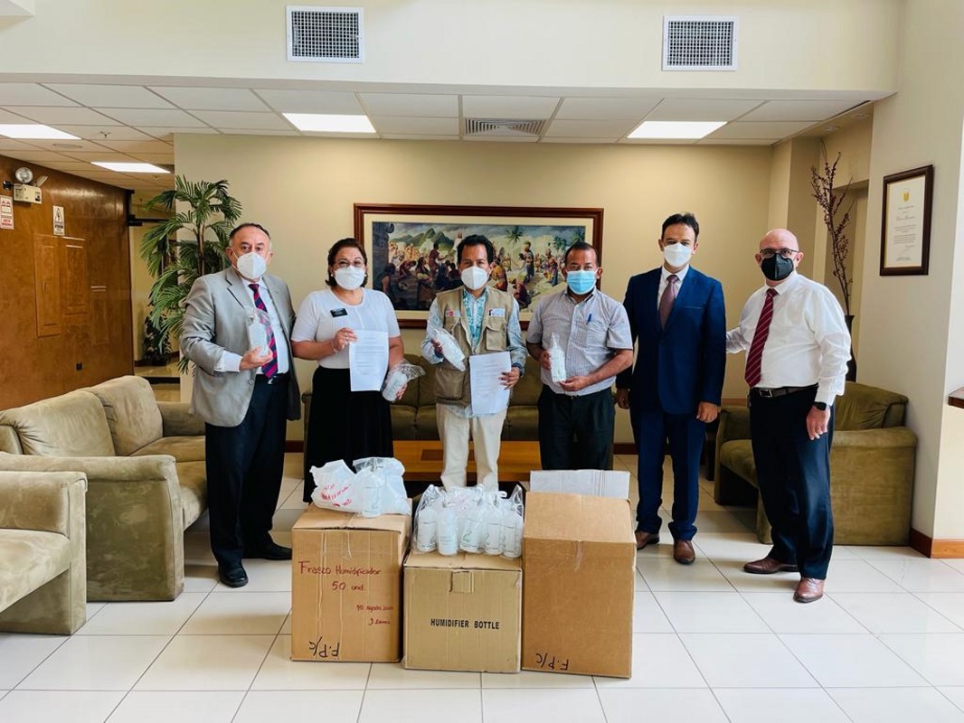 Iglesia de Jesucristo entrega donación a hospital Santa Rosa (Pueblo Libre-Lima)en apoyo a la comunidad.