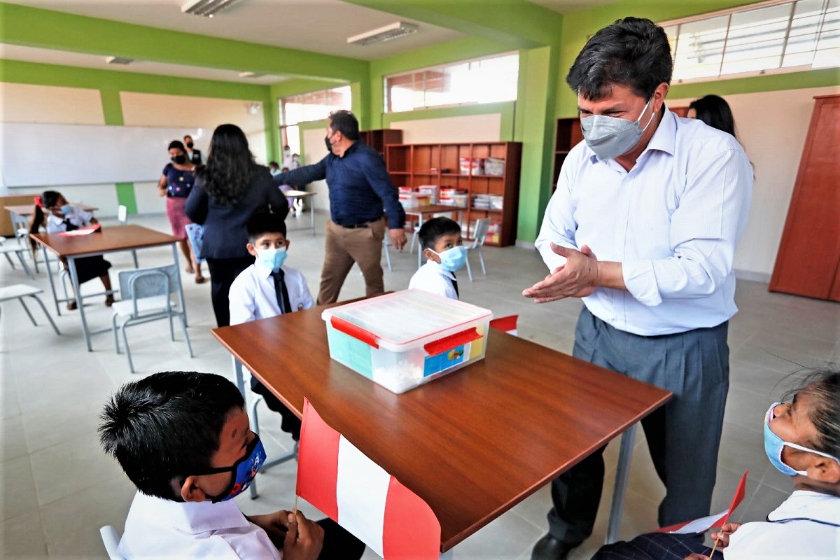 Perú inicia año escolar 2022 presidente Castillo felicitó a la comunidad educativa por tomar en serio el retorno a la presencialidad.