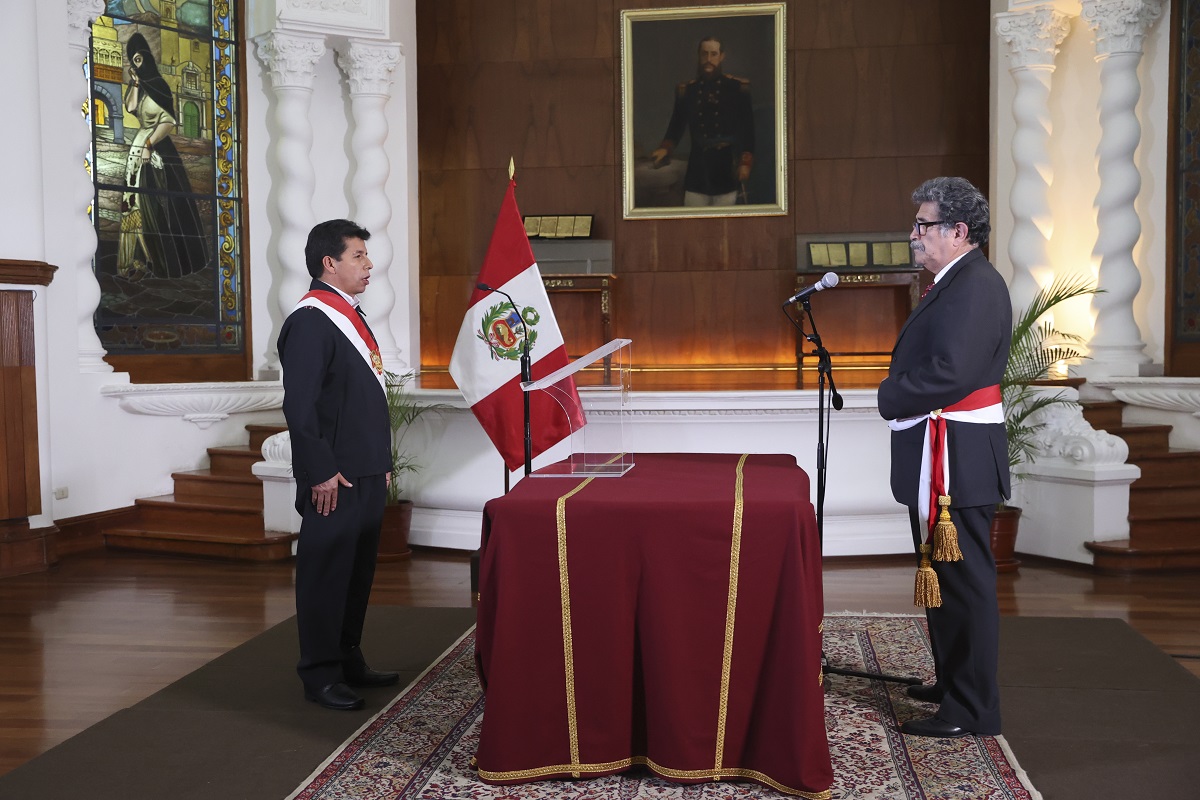 Presidente Pedro Castillo Terrones, tomó juramento a Andrés Alencastre Calderón como ministro de Desarrollo Agrario y Riego.