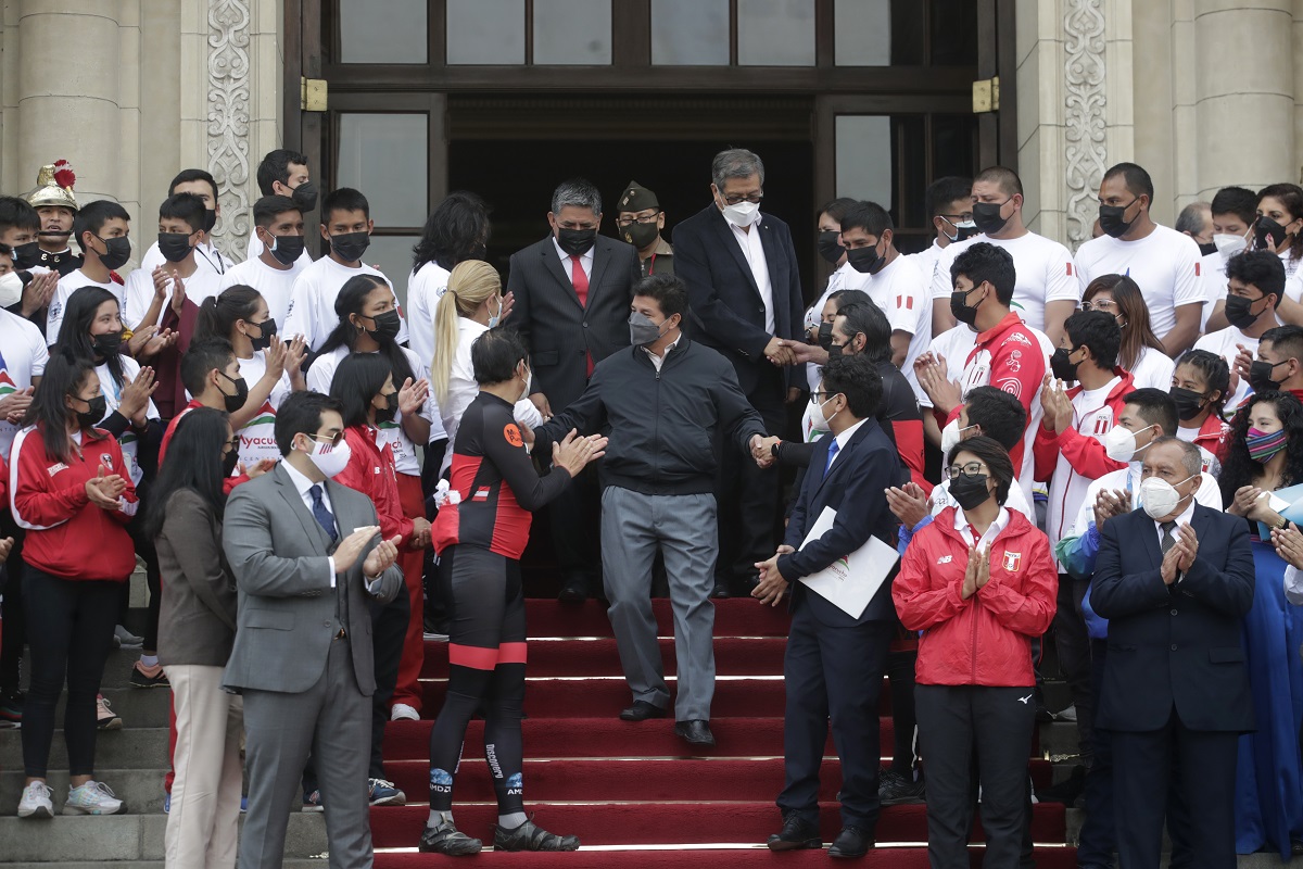 El presidente Castillo reafirmó ante deportistas calificados del país la realización de los "Juegos Bolivarianos 2024" en Ayacucho.