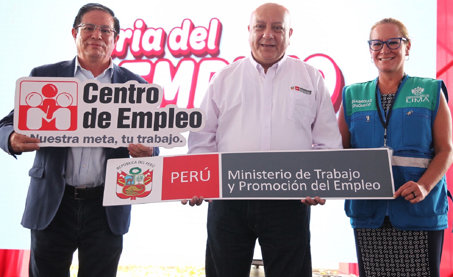 Más de 4 mil empleos para los peruanos en Feria del Empleo en La Victoria y la semana que viene hay otra jornada de empleos en Lima.