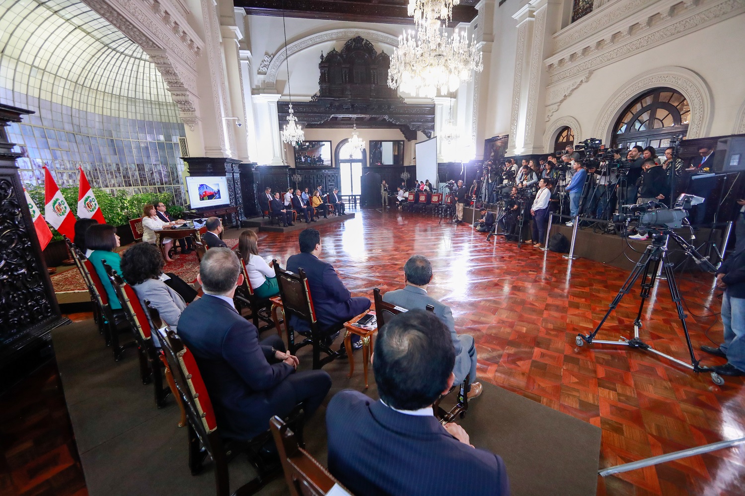 Gobierno presentó su III informe de gestión, seis meses siendo parte central de la persona, porque el Perú está de vuelta para el mundo.