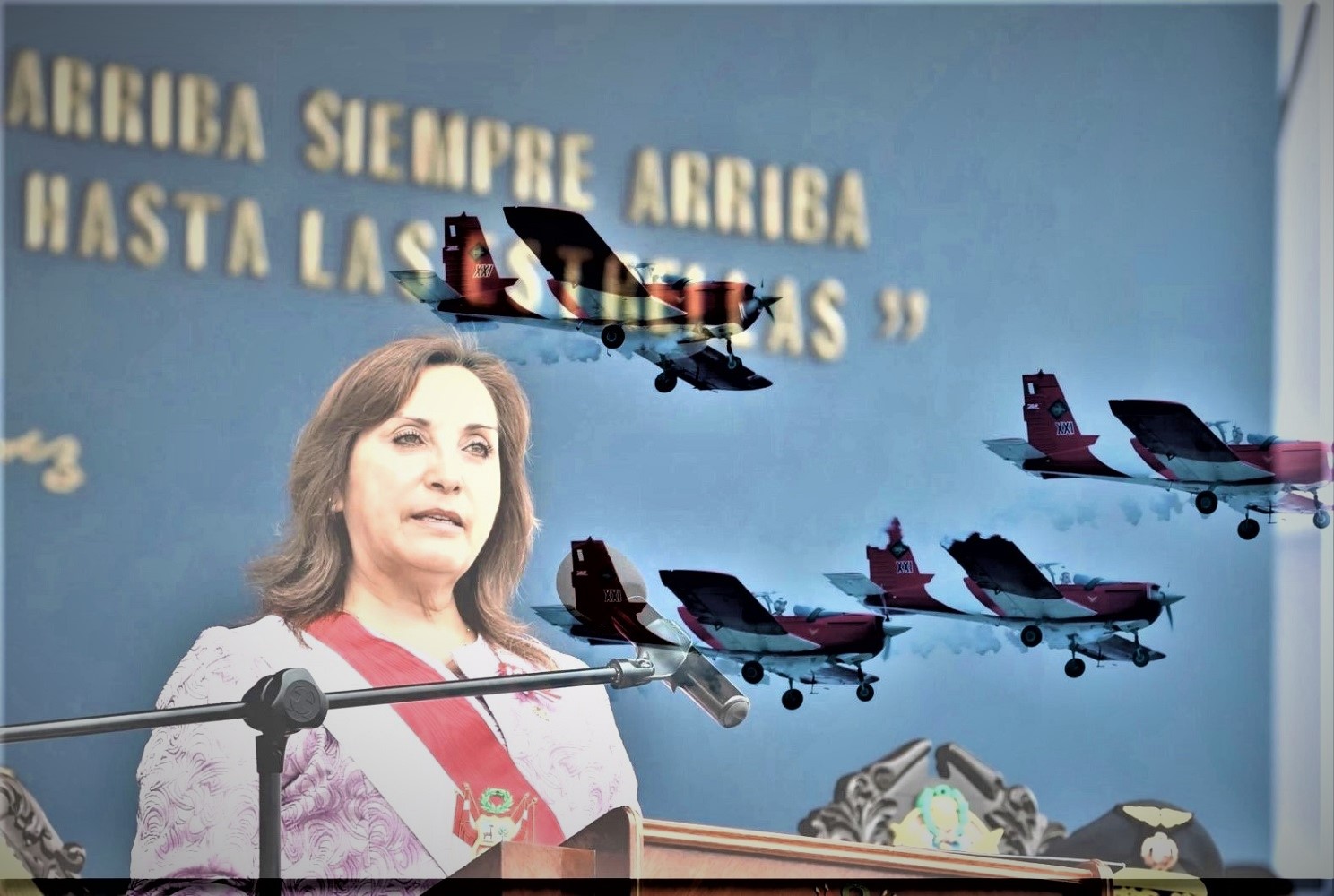 Presidenta Boluarte en el Día de la Fuerza Aérea elogió su trabajo en defensa del espacio aéreo y la atención frente a las emergencias.