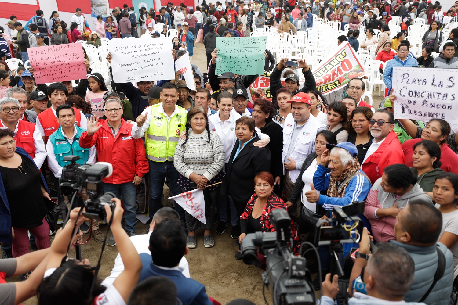Programas y servicios del MVCS en distritos de Lima y Callao con “Marcha por el agua" anunció ministra Hania Pérez de Cuéllar.