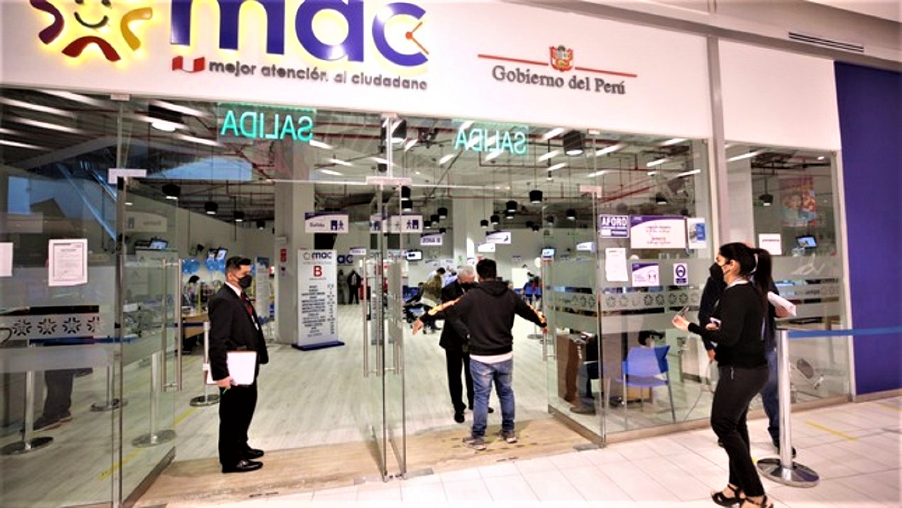 Ciudadanos programados para pasaporte biométrico en el MAC Lima Norte, lo pueden hacer en la sede central de Migraciones.