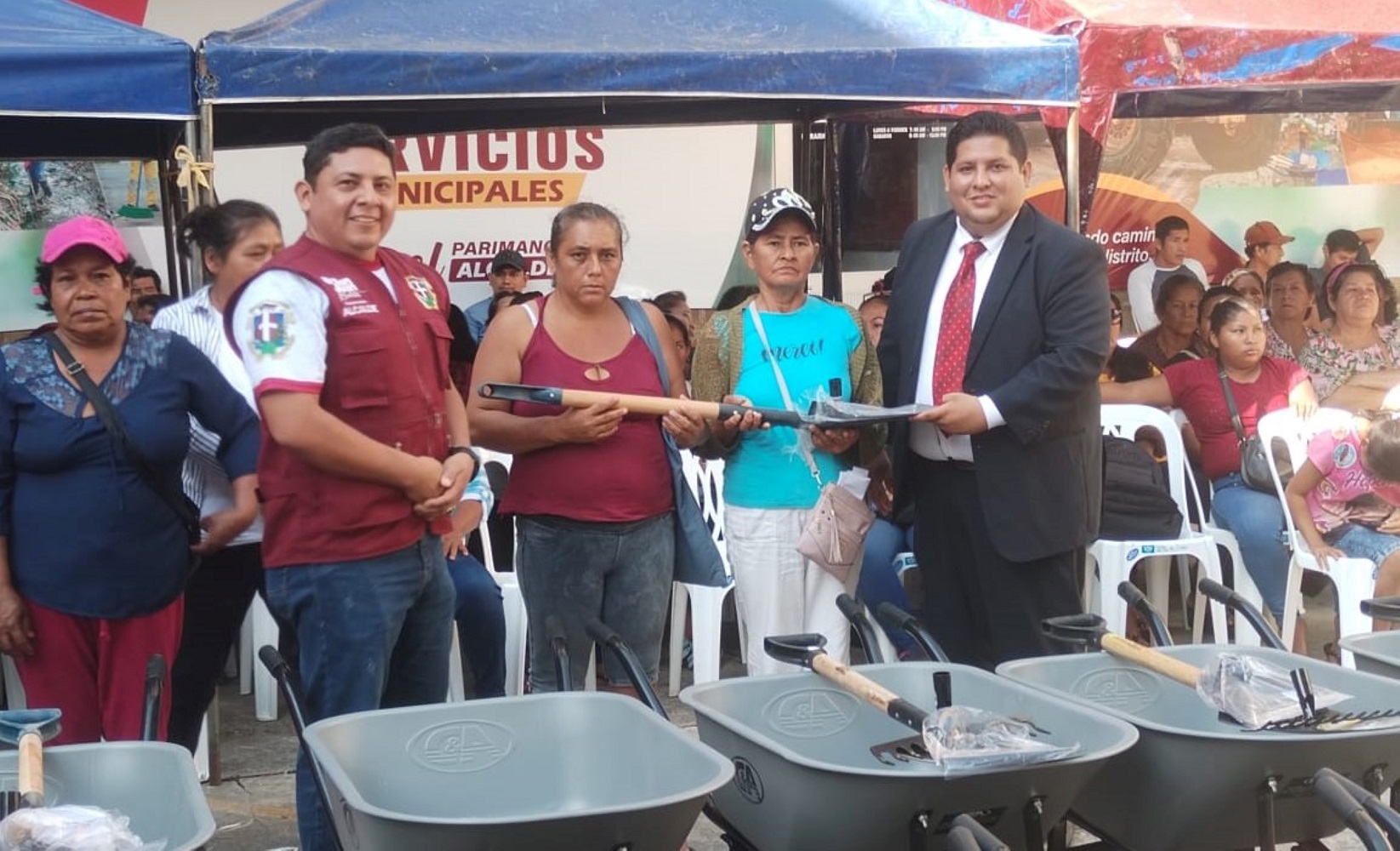 Iglesia de Jesucristo entrega donación para proyecto “Mujeres Emprendedoras” de la municipalidad distrital de San Juan Bautista-Iquitos.