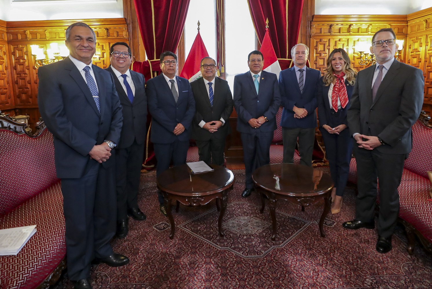 Premier Otárola, ministros y miembros de la mesa directiva del Congreso se reúnen sobre facultades legislativas solicitadas.
