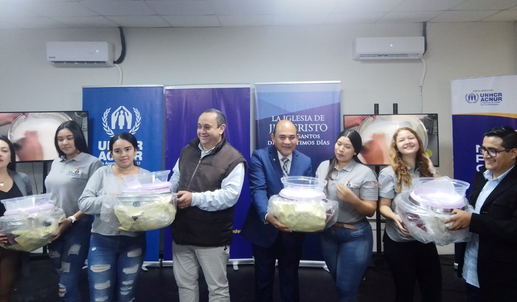 Iglesia de Jesucristo dona 40 kits de pastelería a jóvenes emprendedores del programa Horizonte de la Unión Venezolana en Perú.