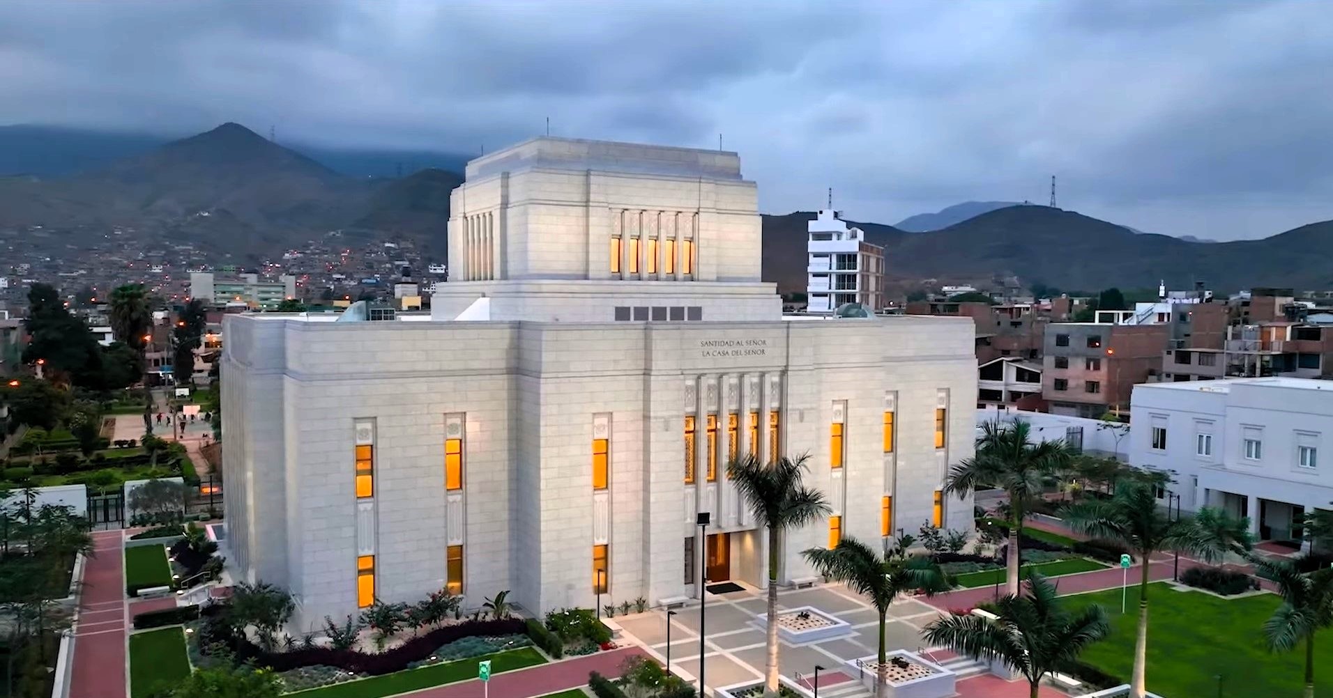 Presentan en conferencia de prensa el Templo de Los Olivos en Lima-Perú, de La Iglesia de Jesucristo de los Santos de los Últimos Días.