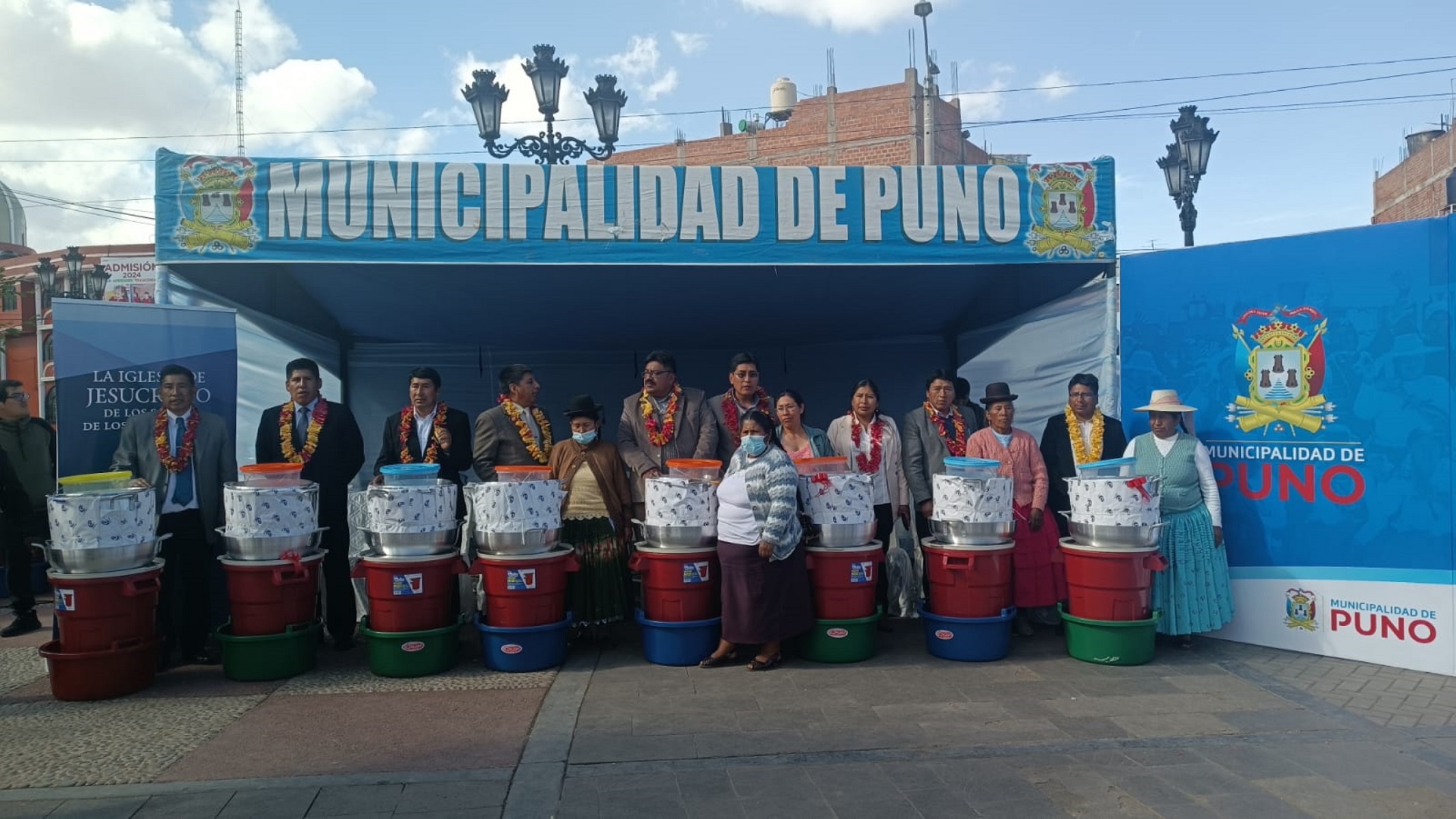 Iglesia de Jesucristo y MIDIS entregan 117 kits de cocina para igual número de comedores populares de la región Puno.