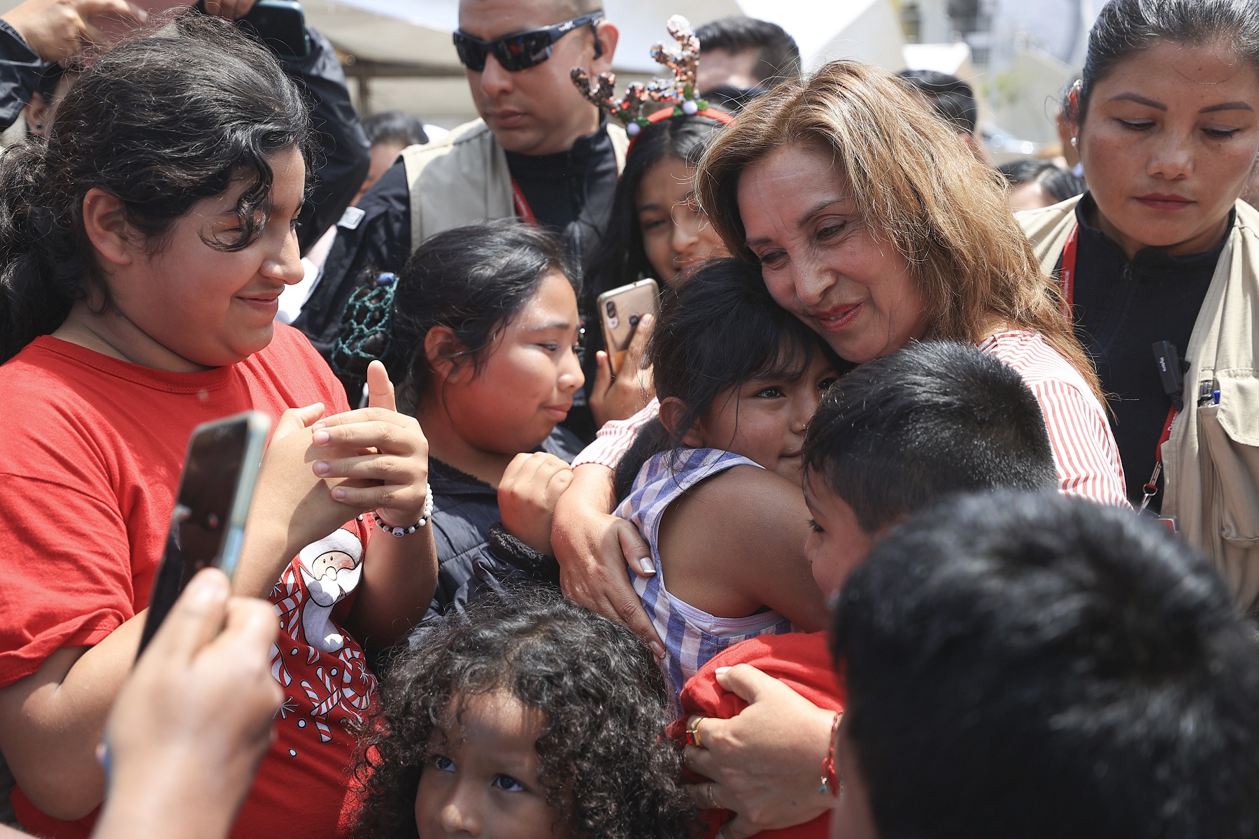 Miles de niños celebraron y compartieron junto a la presidenta Dina Boluarte en la actividad recreativa FestiLegado navideño.