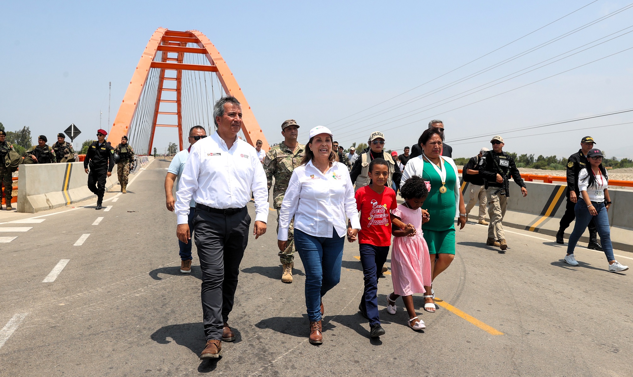 Nuevo Puente Chamorro, que beneficiará a más de 283,000 habitantes de Ica, fue inaugurado por la presidenta Dina Boluarte.