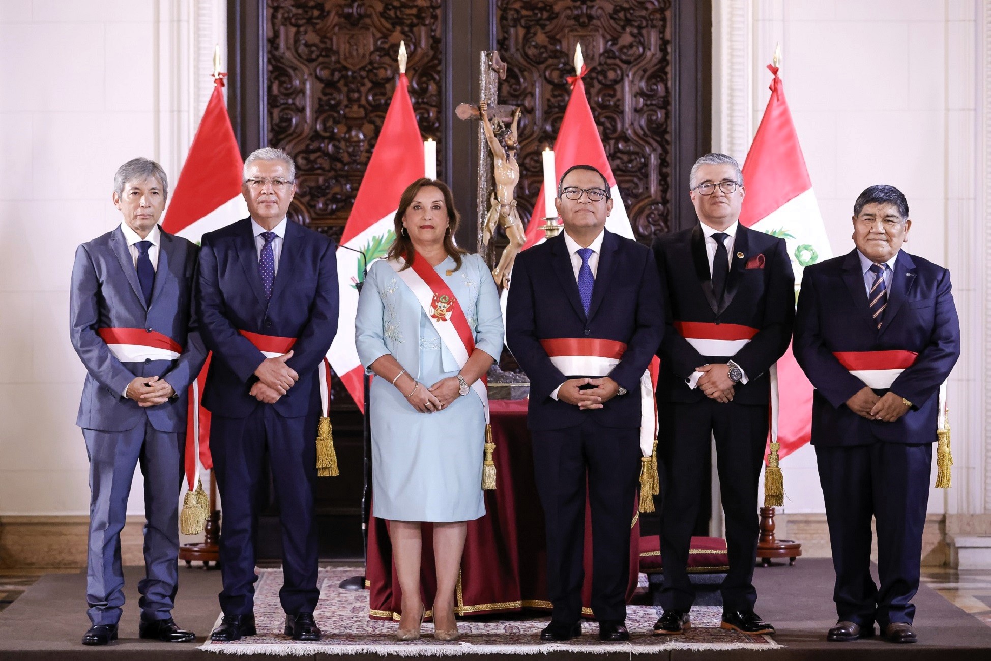 En Palacio de Gobierno presidenta Dina Boluarte Zegarra, tomó juramento a cuatro nuevos ministros.
