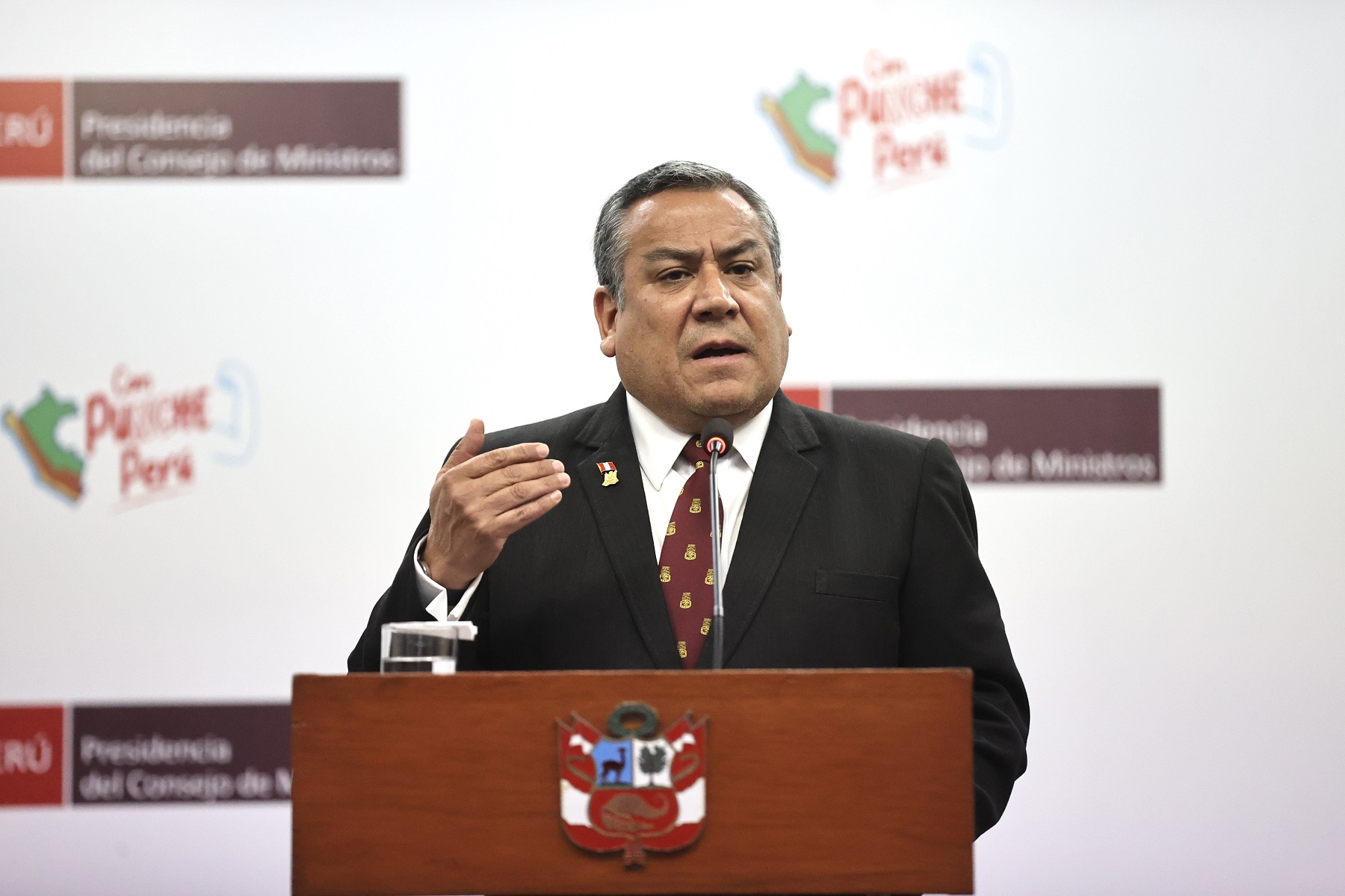 Premier Adrianzén confirmó que Gobierno cumplirá con meta fiscal 2024 y que se limitará el uso de los recursos públicos en gastos innecesarios.