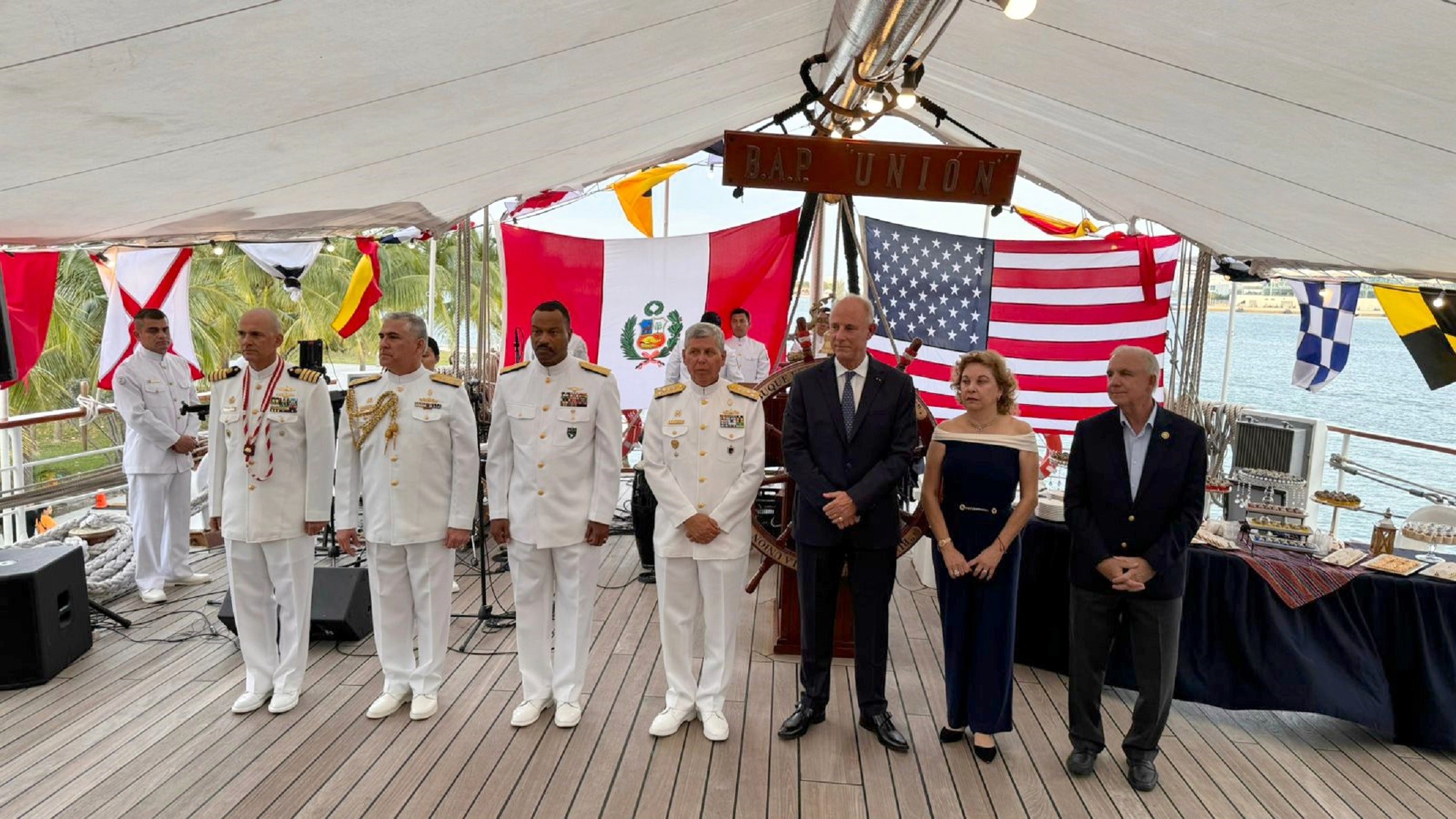 Canciller González-Olaechea participó en actividad por el arribo del B.A.P. Unión de la Marina de Guerra del Perú al puerto de Miami en EE.UU.