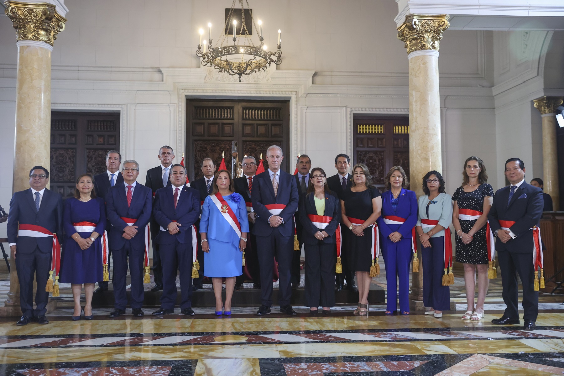 Se ratificaron a los mismos 18 ministros en el actual Gabinete Ministerial que encabeza Gustavo Lino Adrianzén Olaya.