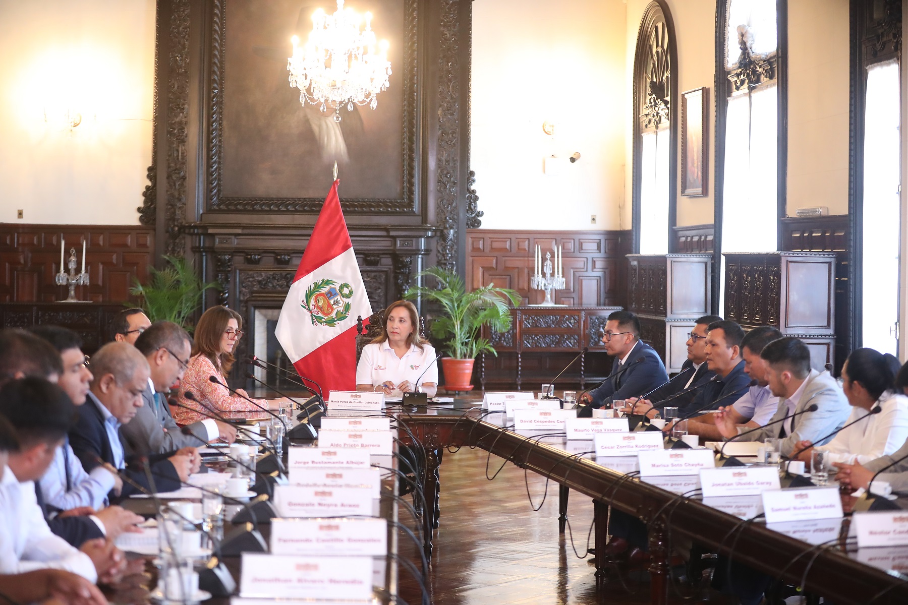 Presidenta Dina Boluarte, recogió demandas de burgomaestres distritales del Perú (AMUDIP), para impulsar la ejecución de proyectos de inversión.