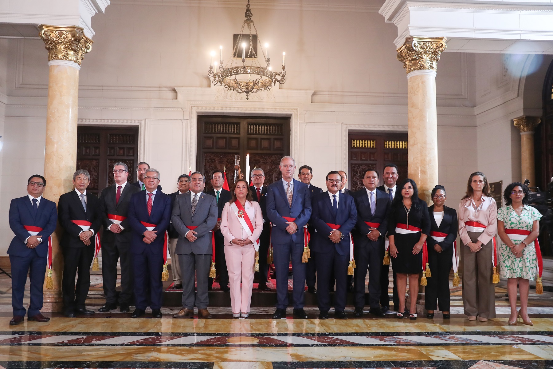 Presidenta Boluarte tomó juramento a nuevos ministros de Estado, hoy lunes 1 de abril del 2024.