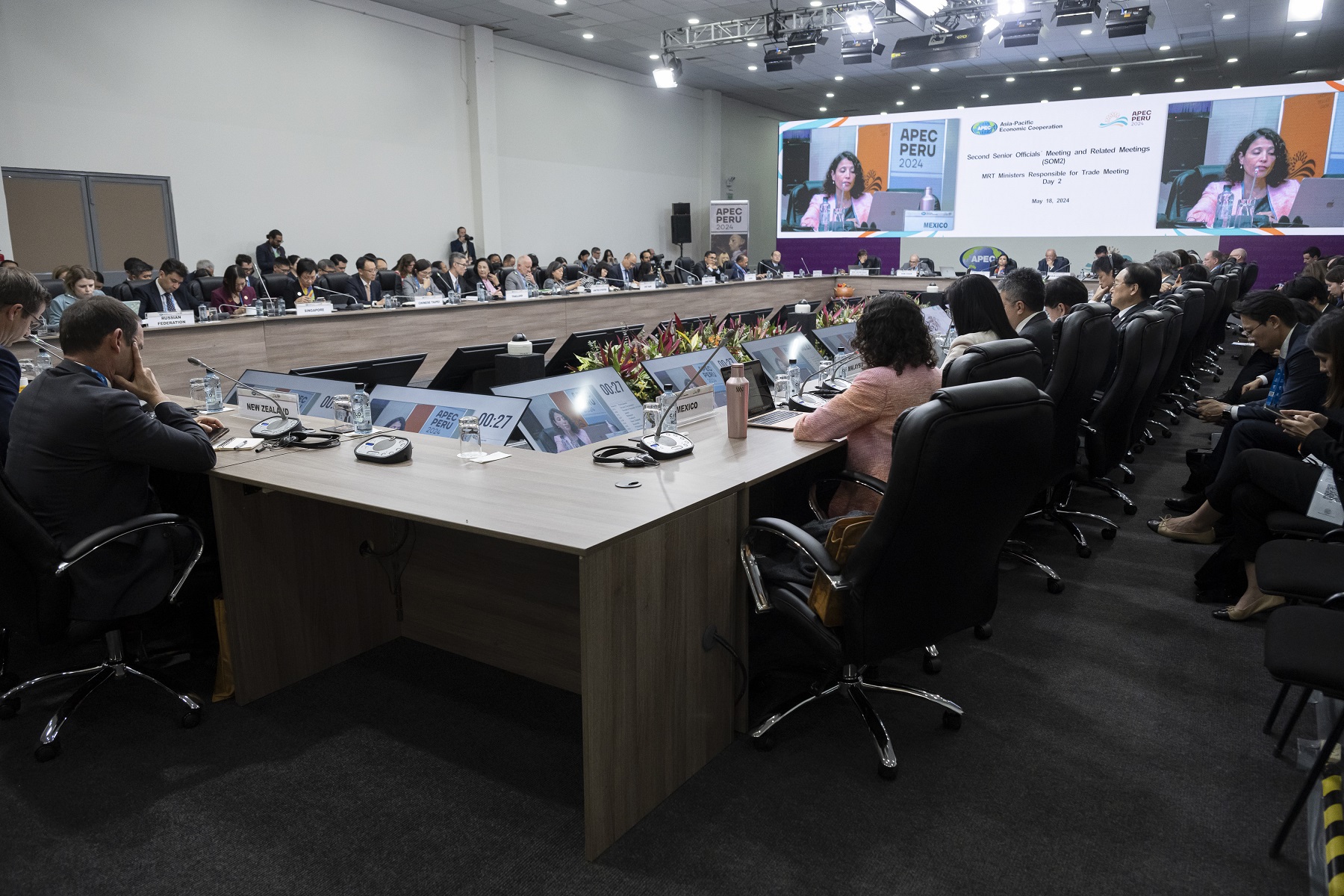 APEC y consenso en Arequipa de las reuniones ministeriales dentro de las actividades del Foro de Cooperación Económica Asia-Pacífico (APEC).