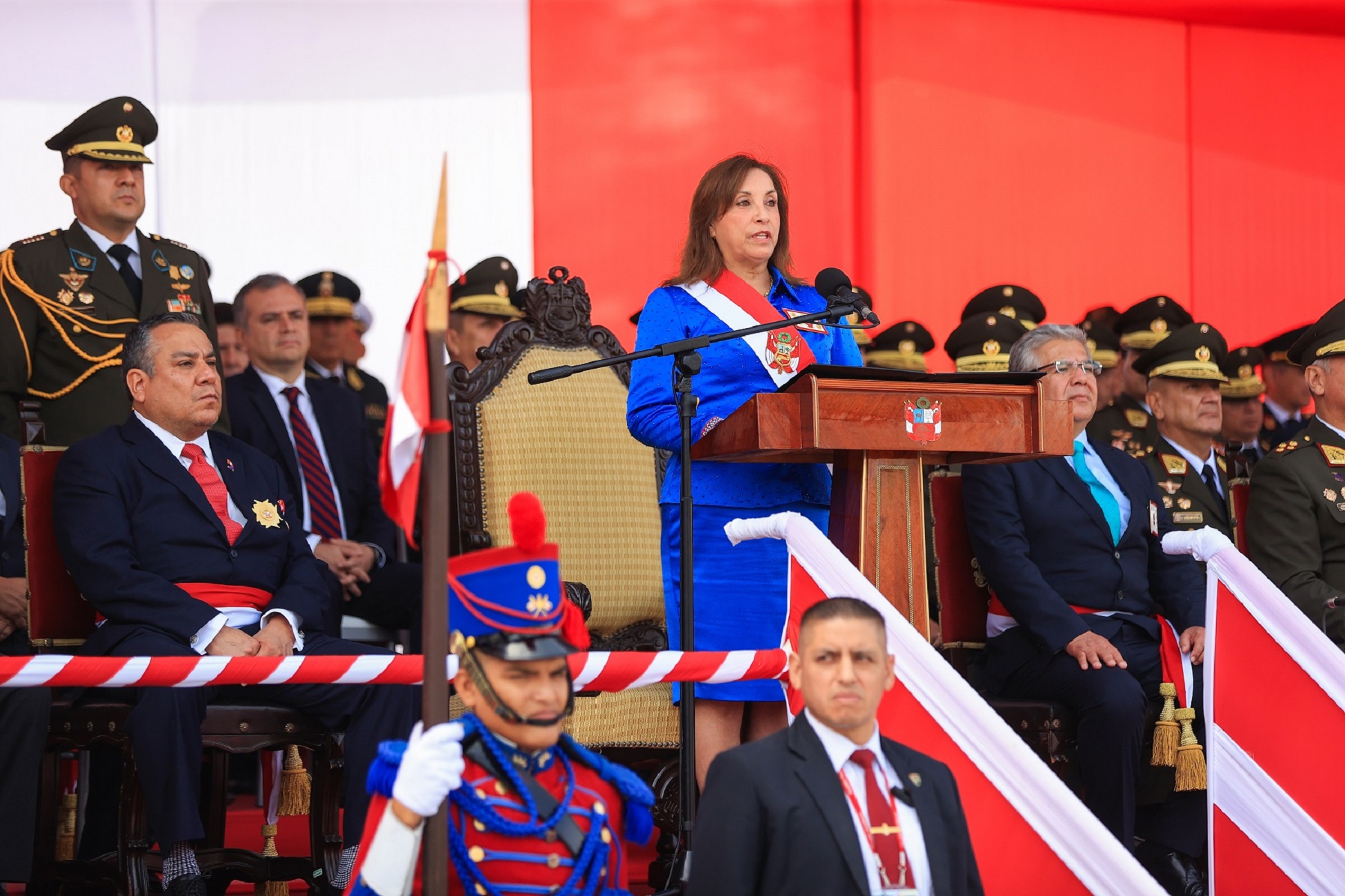 Presidenta Boluarte lideró ceremonia por el 144° Aniversario de la Batalla de Arica y Renovación del Juramento de Fidelidad a la Bandera.