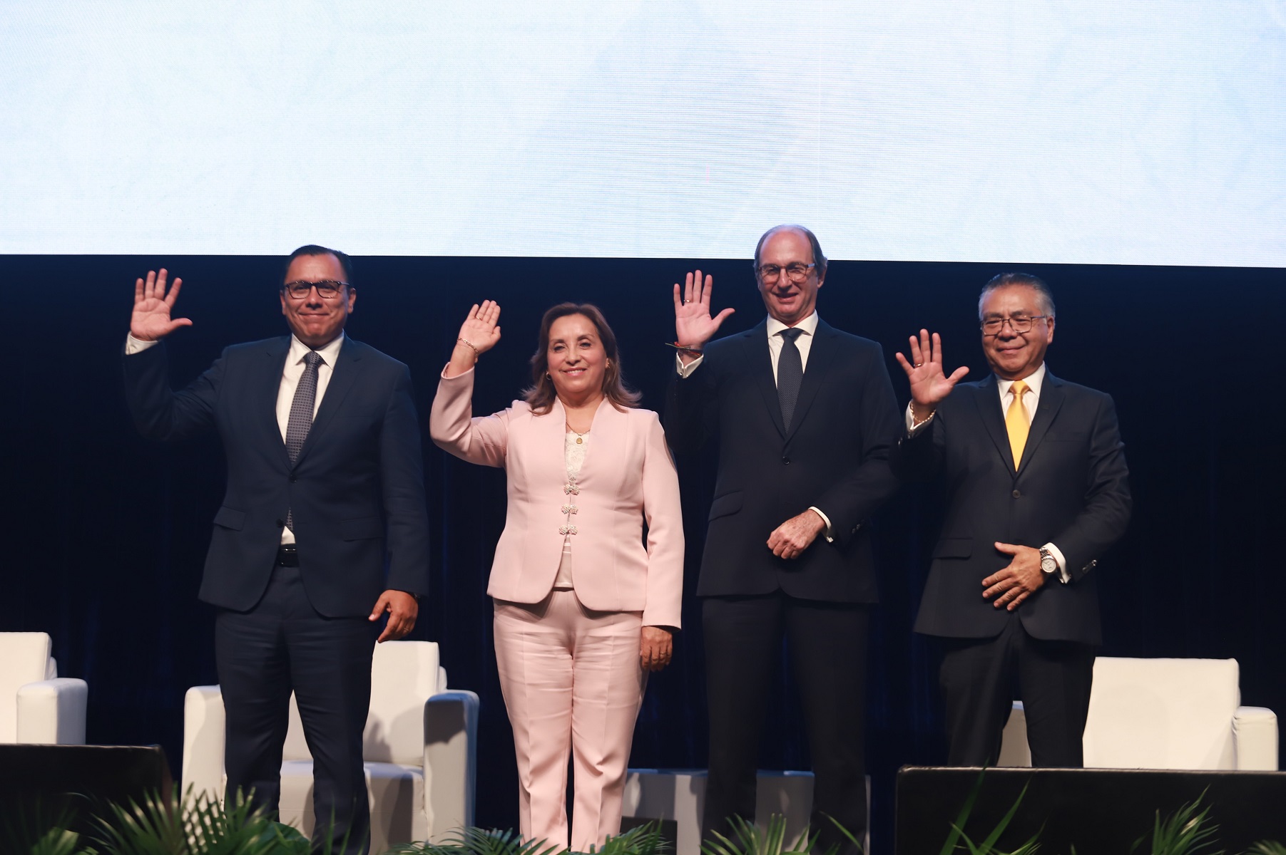 En el Día de la Industria, Felipe James Callao asume Presidencia de la SIN, asistió la primera mandataria Dina Boluarte y varios ministros de Estado.
