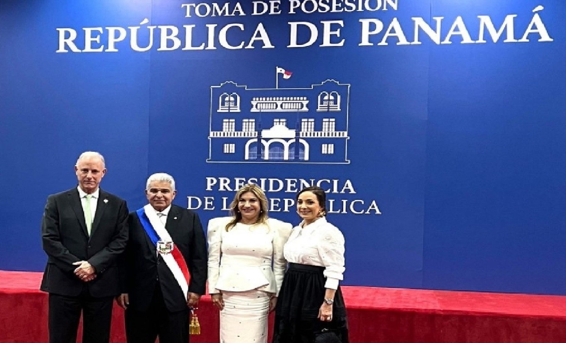 Canciller Javier González-Olaechea, represento al Perú en la toma de mando presidencial de José Raúl Mulino en la República de Panamá.
