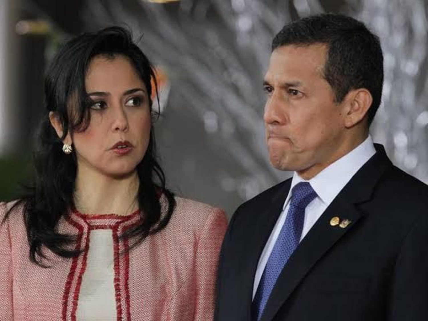 “Yo me fugo y tú te quedas”, 15 años de prisión para Ollanta Humala, mientras Nadine Heredia se convierte en fugitiva y se asila en Brasil.