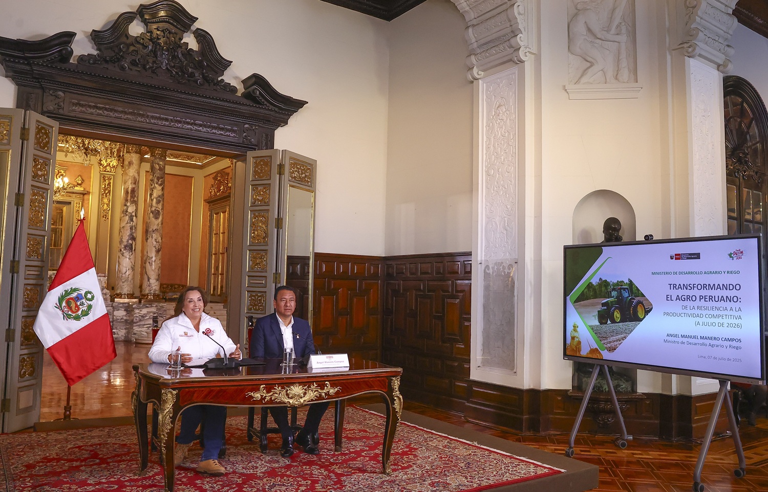 Presidenta Boluarte presentó los avances y logros del sector agropecuario, y anunció la adquisición de 1000 tractores para agricultores de zonas vulnerables del país.