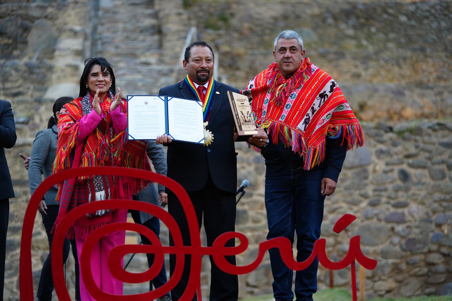 Ollantaytambo: Jerarquía 4, un logro del patrimonio y la política turística peruana, 100% sostenible con desarrollo inclusivo para el siglo XXI.
