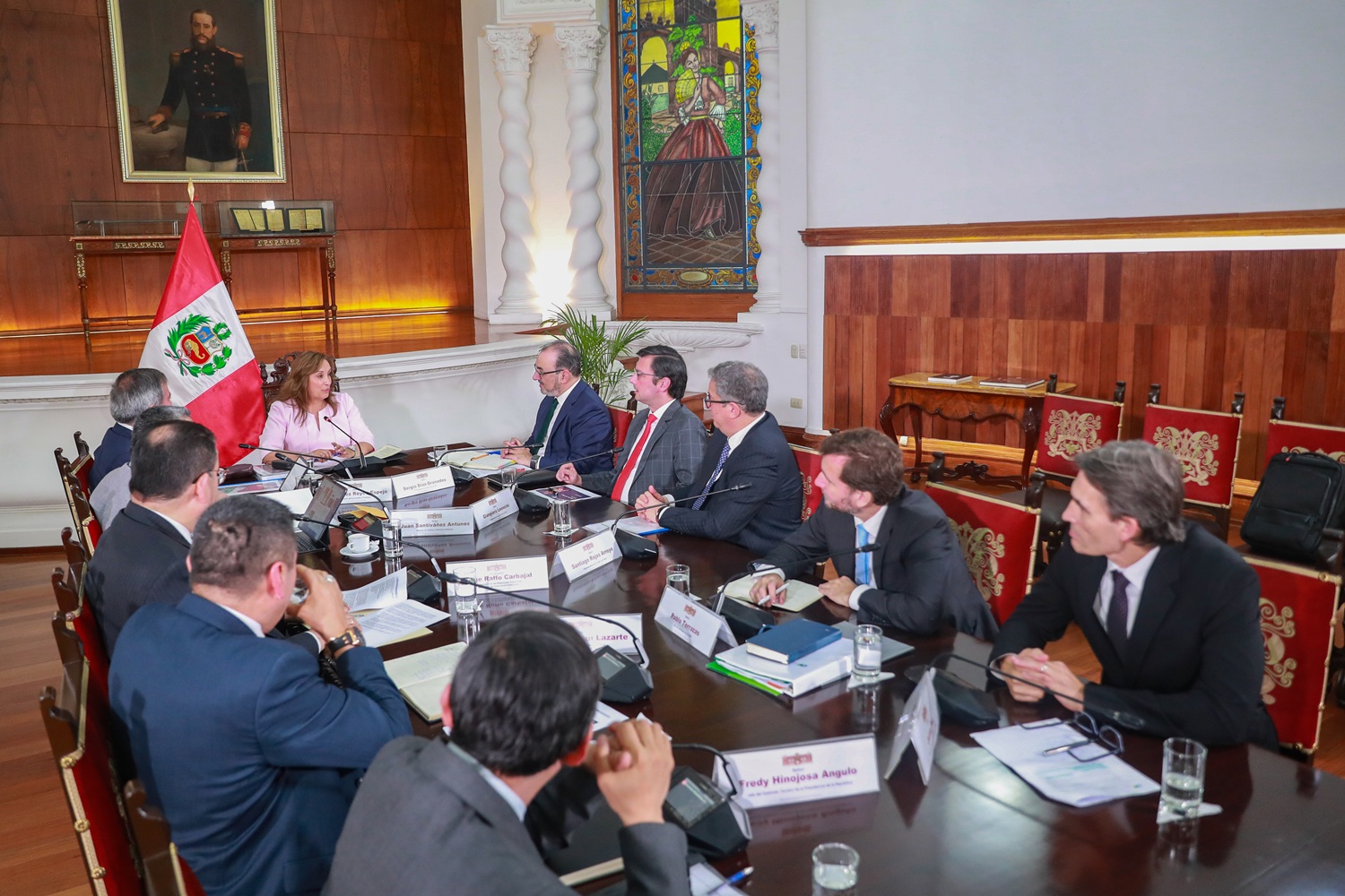 Perú y CAF impulsan inversión de US$800 millones para cinco penales de alta seguridad para combatir hacinamiento y criminalidad.
