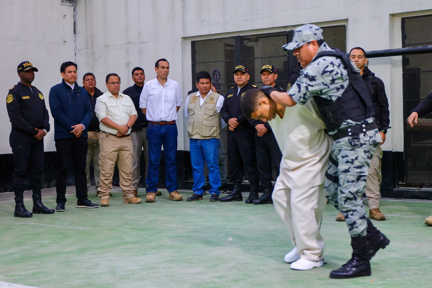 Operativo en Ancón I: "Gobierno traslada reos de alta peligrosidad a penal de máxima seguridad".
