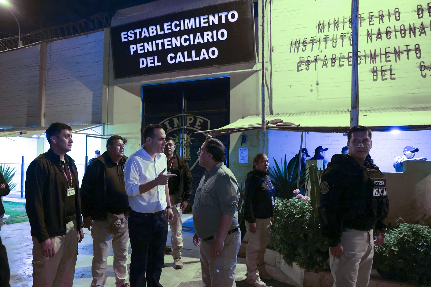 Gobierno lidera requisa en penal Sarita Colonia en respuesta a la violencia en el Callao.