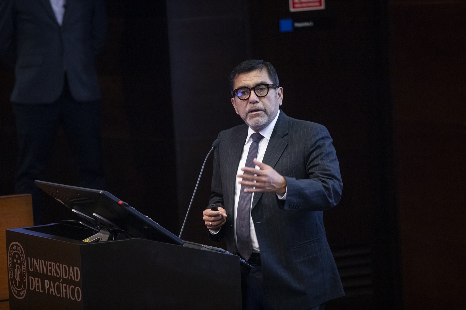 Carlos Casas: Un economista con trayectoria en el sector público y privado al frente del Centro de Estudios sobre Minería y Sostenibilidad (CEMS).