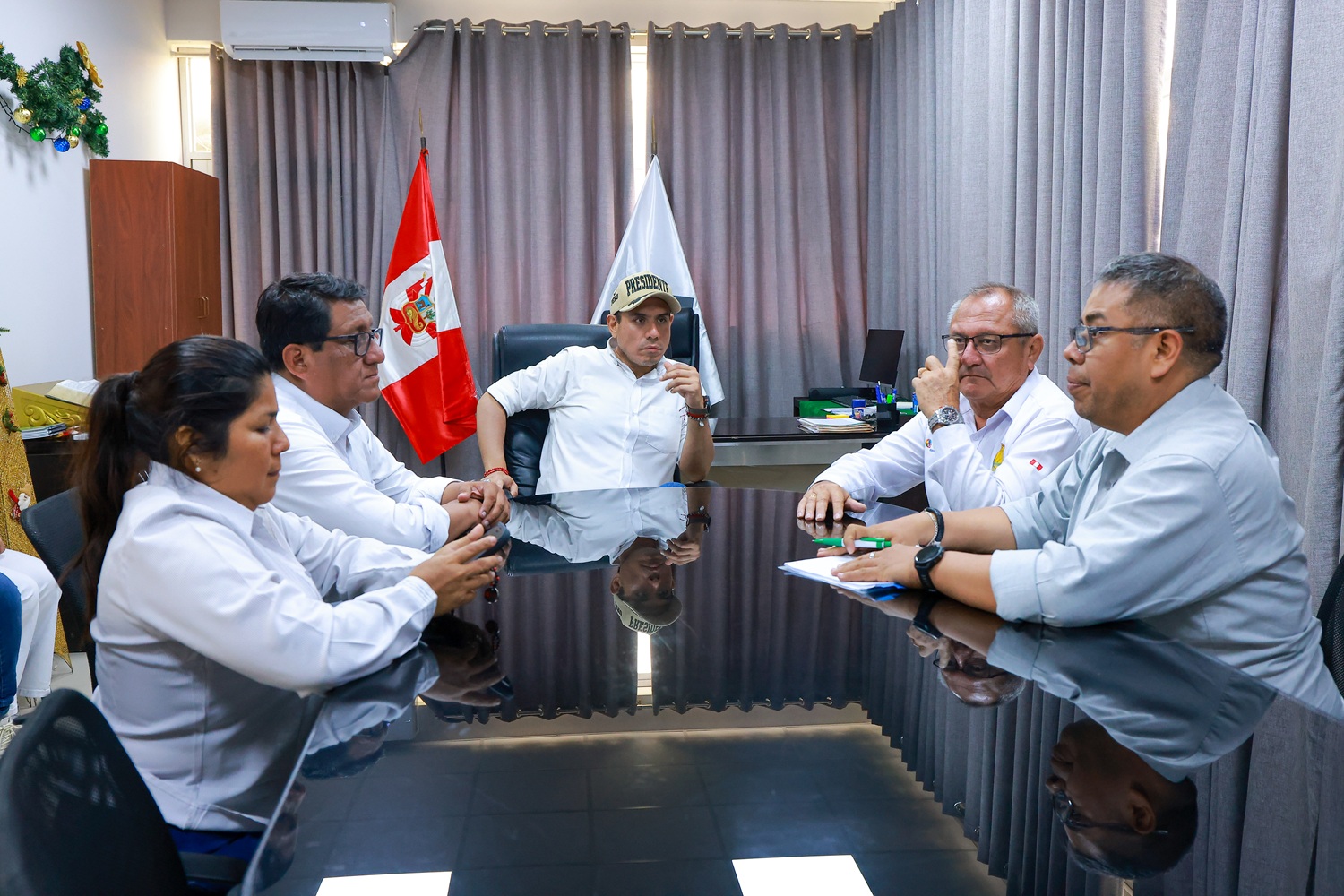 Presidente Jerí lideró reunión con autoridades tumbesinas para analizar avances del Proyecto Especial Binacional Puyango Tumbes.