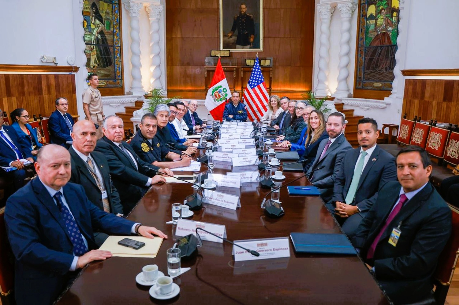 Perú, FBI, DEA y Programas de Policía Estatales Estadounidenses: "Inician diálogo técnico de alto nivel con el para diseñar plan de seguridad ciudadana integral".