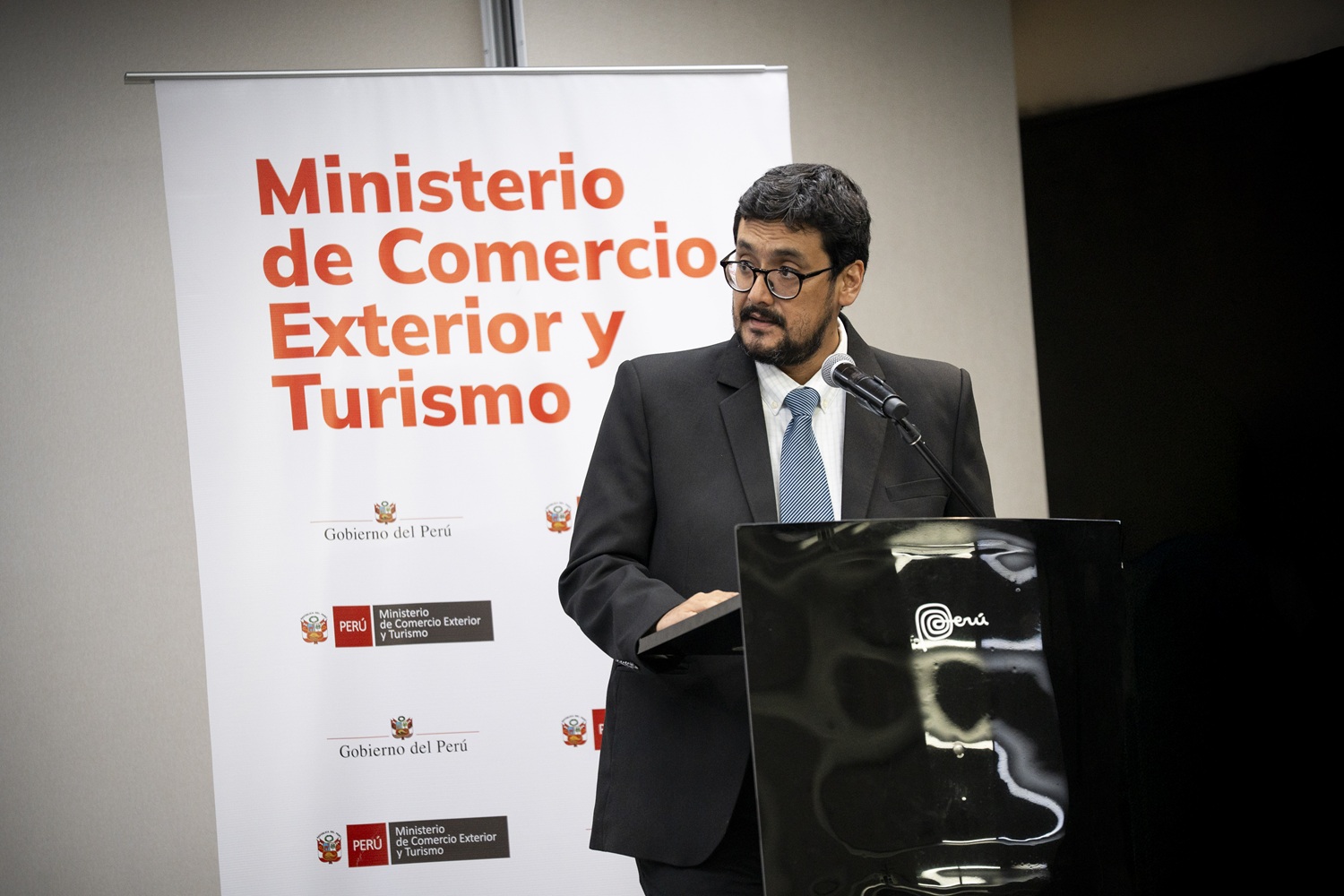 Ministro José Fernando Reyes Llanos: "Mincetur prioriza estabilidad y continuidad en políticas de comercio y turismo".