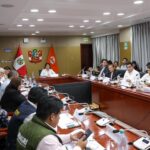 Gobierno designa ministro por región para liderar respuesta operativa contra El Niño, 15 regiones en emergencia, se activa FONDES y bono habitacional para familias damnificadas.