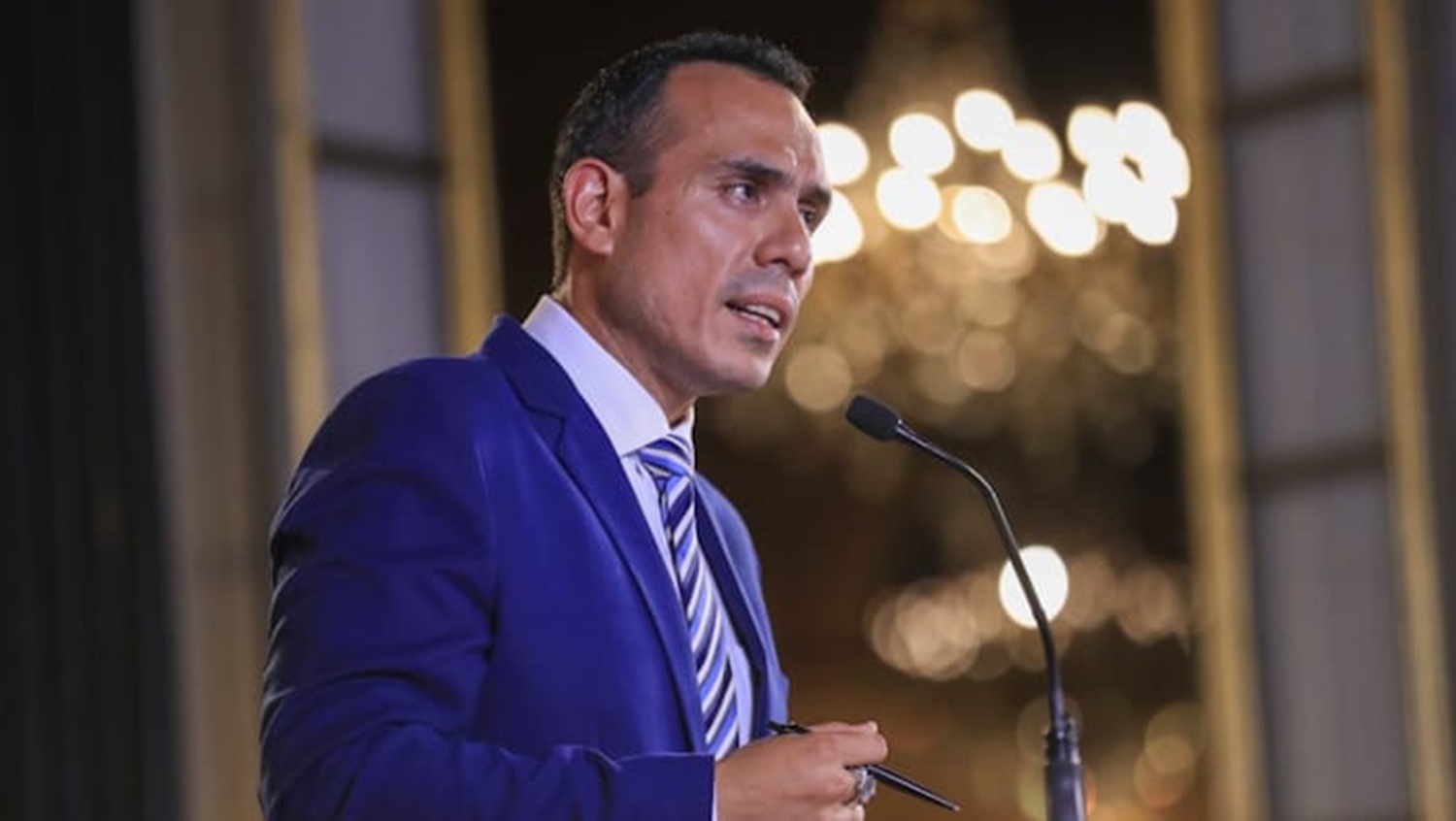 Las graves consecuencias de gobernar una nación bajo un líder con posibles comportamientos sexuales inapropiados y maniáticos.