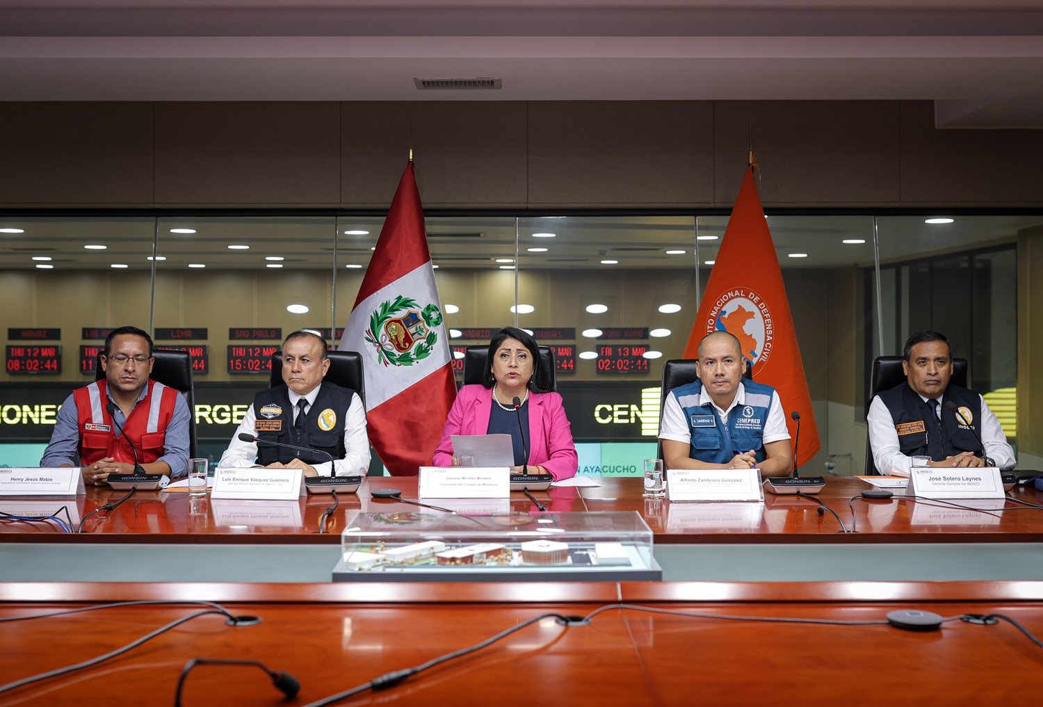 Gobierno destina S/66 millones más y despliega Fuerzas Armadas para enfrentar El Niño en nueve regiones del Perú, vías, educación y saneamiento son prioridades ante emergencia.