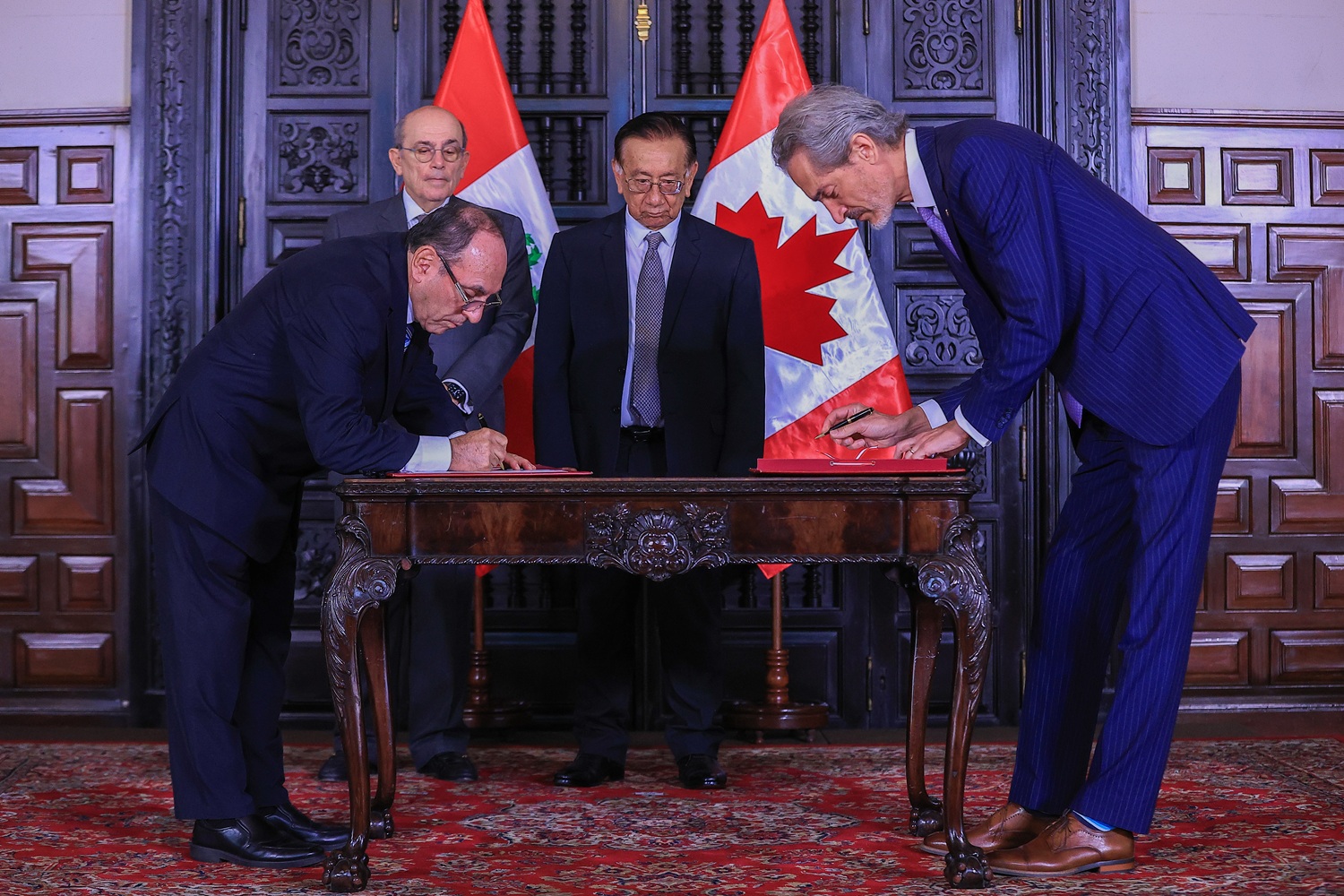 Presidente Balcázar y la Sostenibilidad Minera Internacional: "Perú y Canadá unen fuerzas y firman convenio para minería sostenible y minerales críticos".